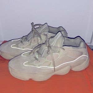 Yeezy 500 Super Moons